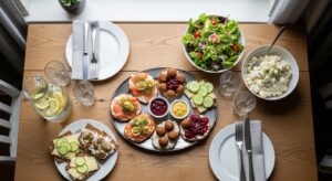 Bjudlunch: Embracing the Swedish Tradition of Lunch Invitations